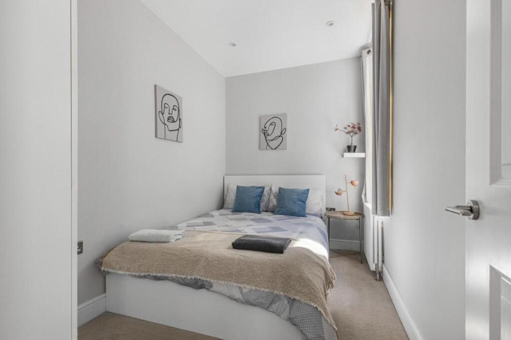 Apartment Brilliant 2 Bed - Spacious, & Well-connected London